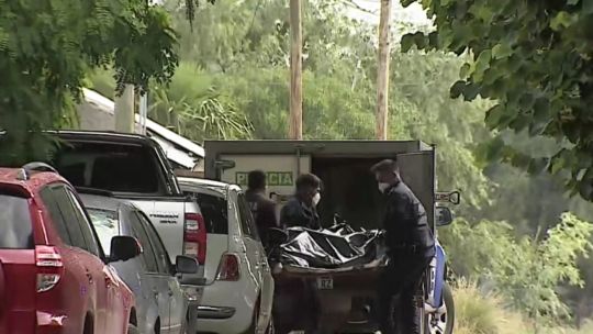 Una mujer envenenó a 10 perros y murió tras ingerir la misma sustancia: qué reveló la autopsia