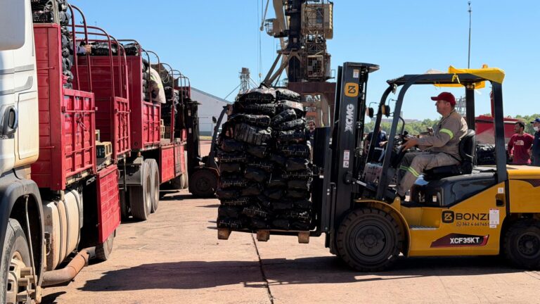 Exportaron 28 toneladas de carbón vegetal desde el Puerto de Barranqueras a Brasil