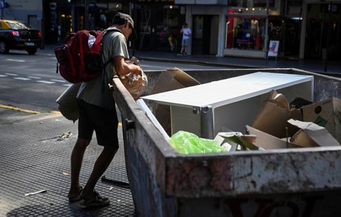 Gobierno afirma que la pobreza se redujo al 27,5% en el tercer trimestre del año
