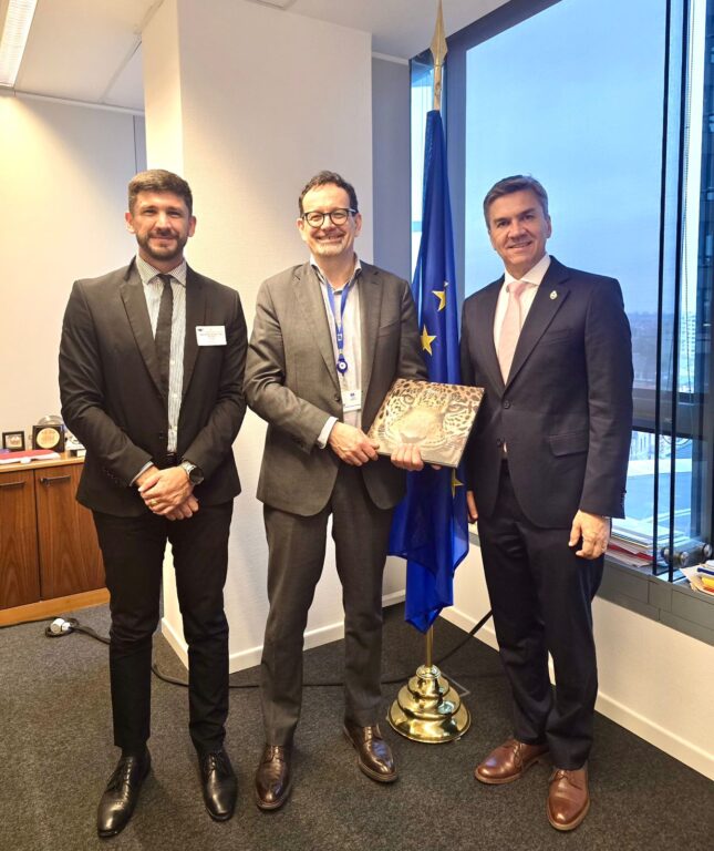 Zdero se reunió con autoridades de la comisión europea para impulsar el acuerdo UEMERCOSUR