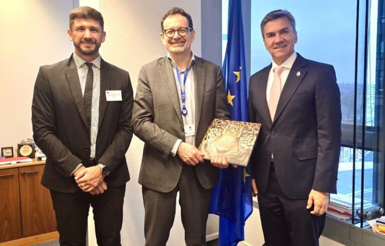 Zdero se reunió con autoridades de la Comisión Europea para impulsar el acuerdo UEMercosur