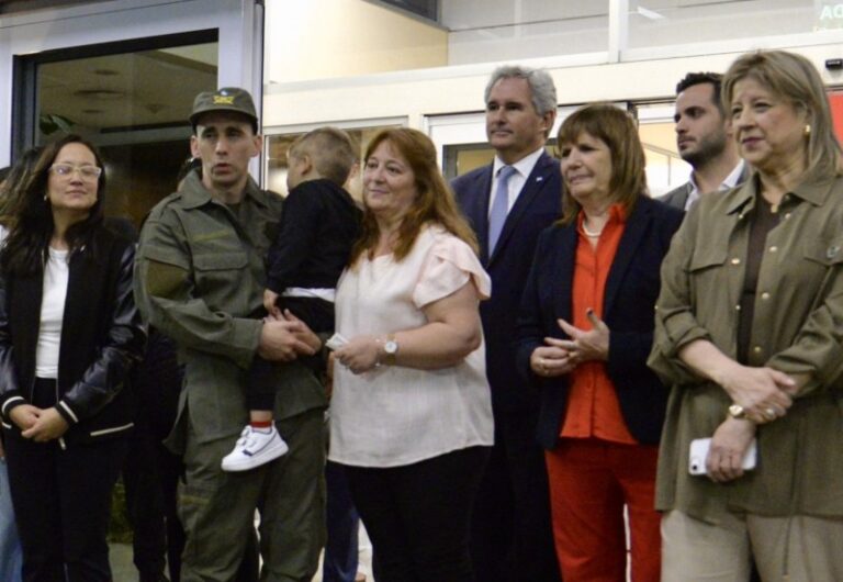 Los libertarios quedaron descolocados por la liberación del gendarme negociada por el Chiqui Tapia
