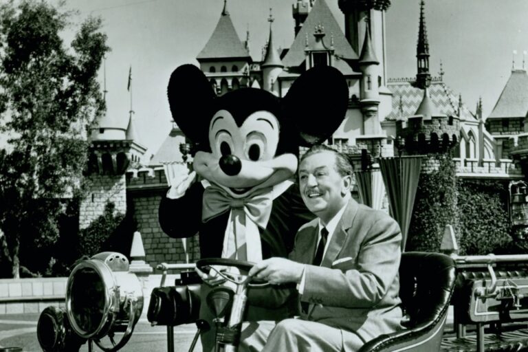 Walt Disney, creador de imperios: La forma de empezar es dejar de hablar y empezar a hacer