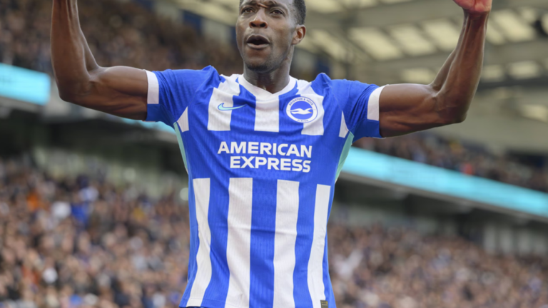 Liverpool cayó ante el Brighton gracias a un doblete de Danny Welbeck