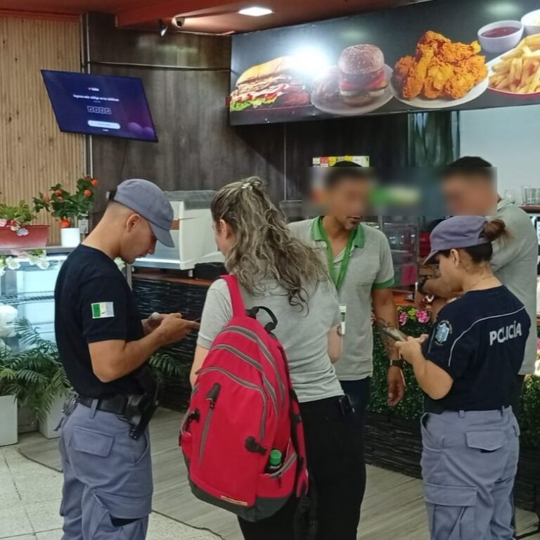 Resistencia: menor de edad hospitalizado tras consumir comida en mal estado en supermercado