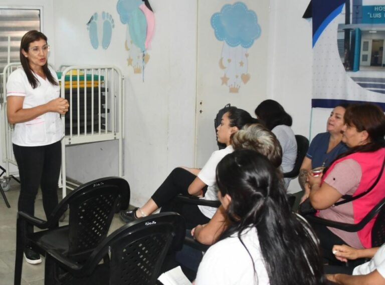 Mes de la Mujer: Salud brindó una charla sobre climaterio en el hospital de Fontana