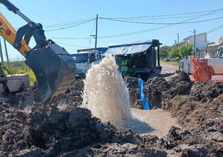 Trabajos de reparación en el Acueducto Norte para restablecer el servicio de agua.