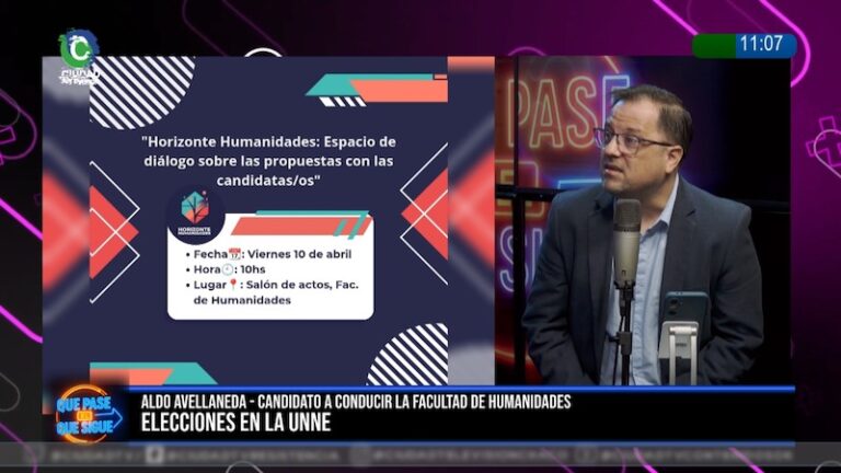 Aldo Avellaneda durante una entrevista presentando su propuesta para la Facultad de Humanidades de la UNNE.
