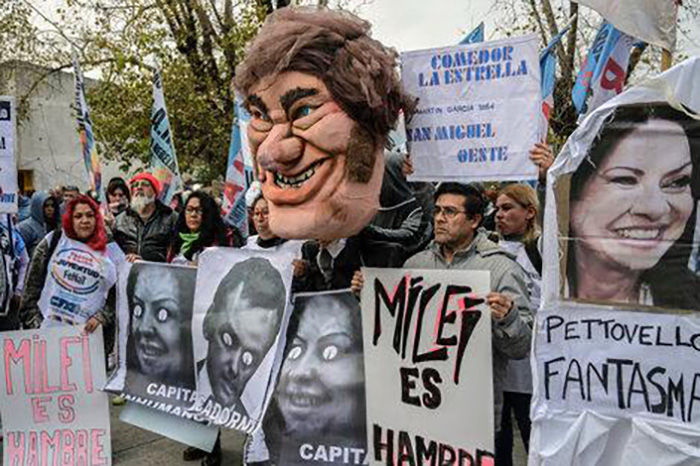Gráficos y símbolos que representan el análisis de la economía y la política argentina.