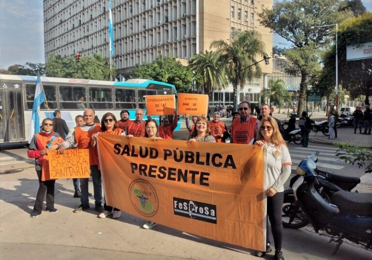 Representación de profesionales de la salud y medicamentos esenciales en la provincia del Chaco.