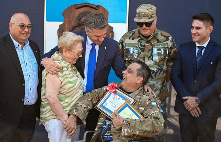 Acto oficial por el 44° aniversario del Día del Veterano y de los Caídos en Malvinas en Cote Lai, Chaco.