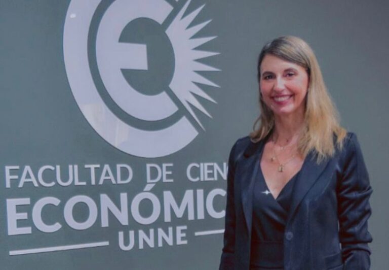 Fachada de la Facultad de Ciencias Económicas de la Universidad Nacional del Nordeste (UNNE)