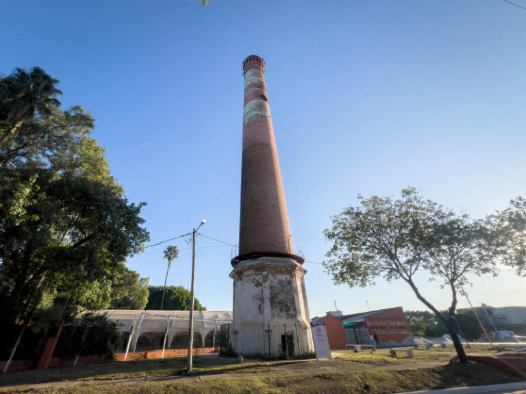 Chimenea histórica de Fontana, monumento a restaurar