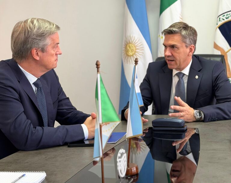 Gobernador Leandro Zdero en reunión con delegados de la Unión Europea