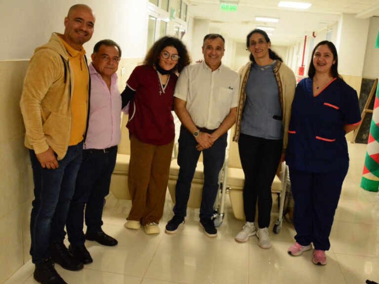 Entrega de insumos y equipamientos en el Hospital Sargento Cabral de Colonia Elisa