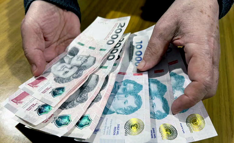 Gráfico ilustrativo comparando el salario mínimo con el costo de vida familiar en Argentina