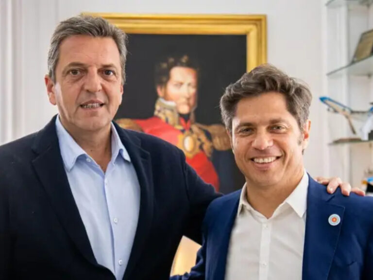 Fotografía de archivo de Axel Kicillof y Sergio Massa en un evento público anterior.