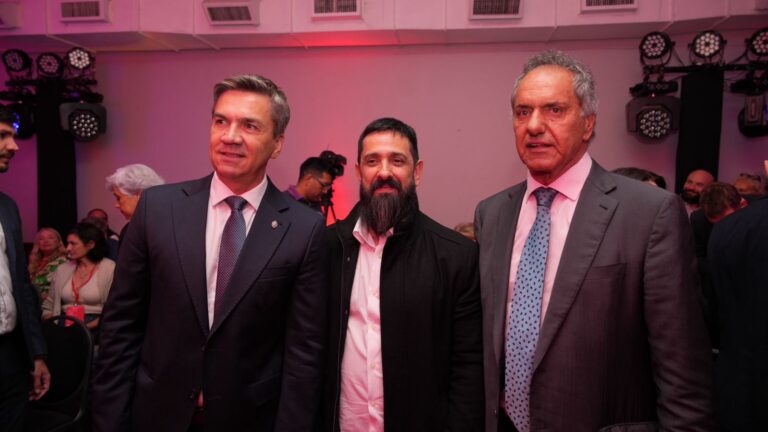 Presentación oficial de la Bienal 2026 en la Casa del Chaco con autoridades provinciales.