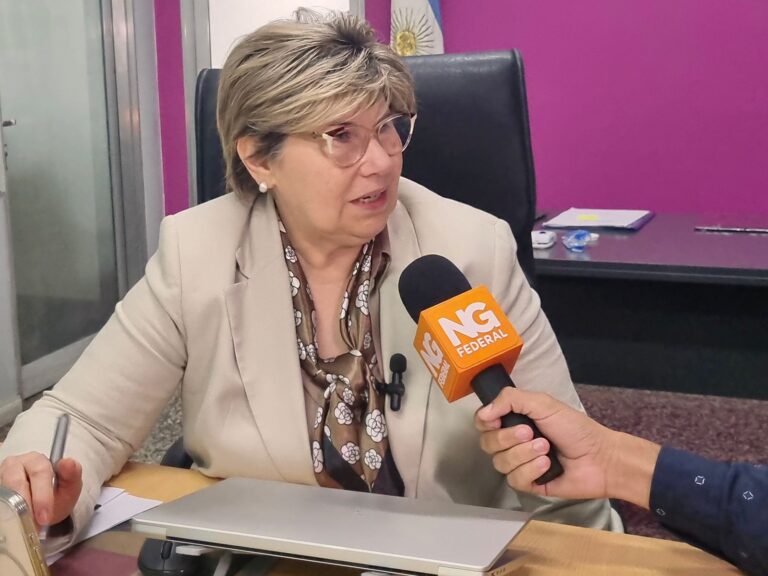 Ministra de Educación del Chaco durante congreso de educación intercultural