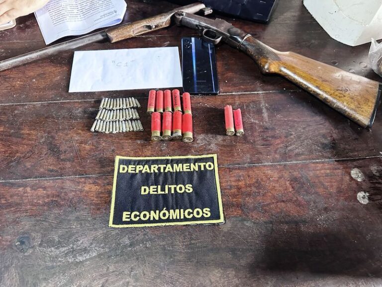 Operativo policial en domicilio de Machagai, Chaco, por presunto juego ilegal.