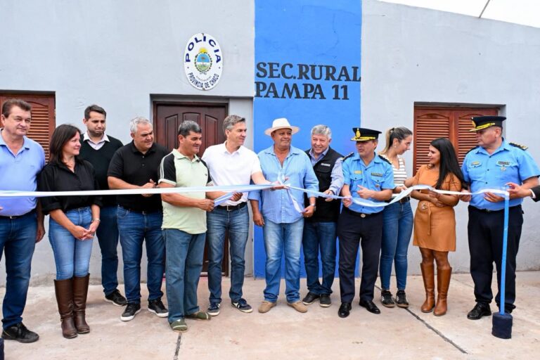 Gobernador Leandro Zdero en la habilitación del Destacamento Rural Pampa 11 en Tres Isletas
