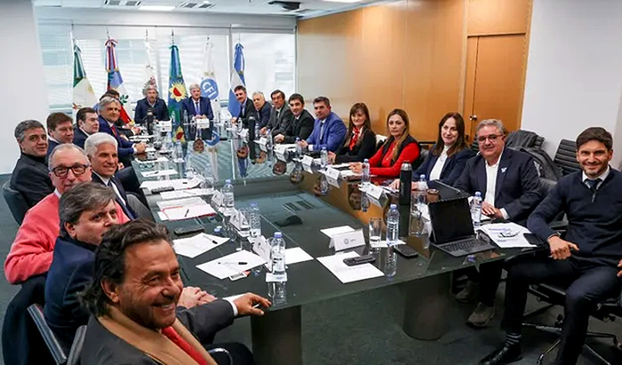 Reunión de gobernadores en el Congreso