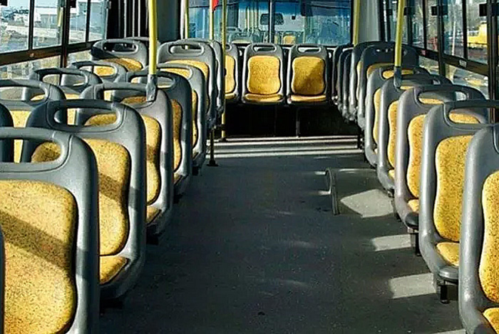 Colectivos estacionados en una terminal de Chaco