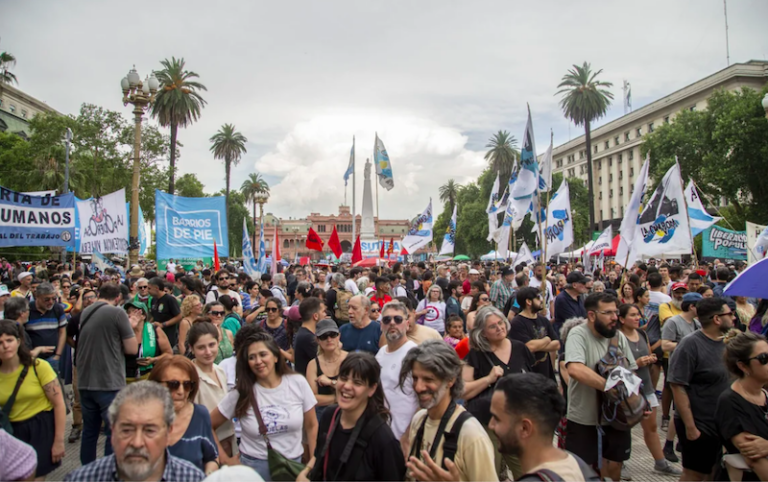 Manifestantes de la UTEP durante una protesta anterior en una ruta argentina.
