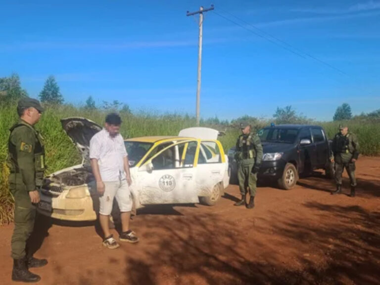 Vehículo Chevrolet Classic usado como taxi detenido en control de Gendarmería en Corrientes