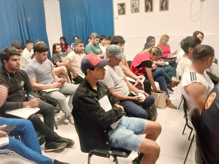 Inicio de actividades en la Escuela Municipal de Árbitros de Fútbol en Castelli