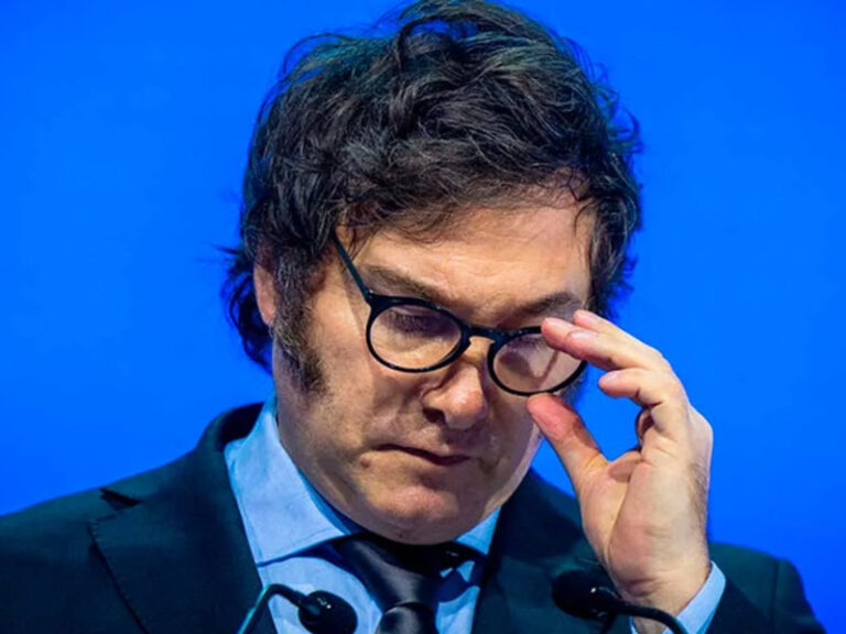 Portada del Financial Times con análisis sobre el gobierno de Javier Milei