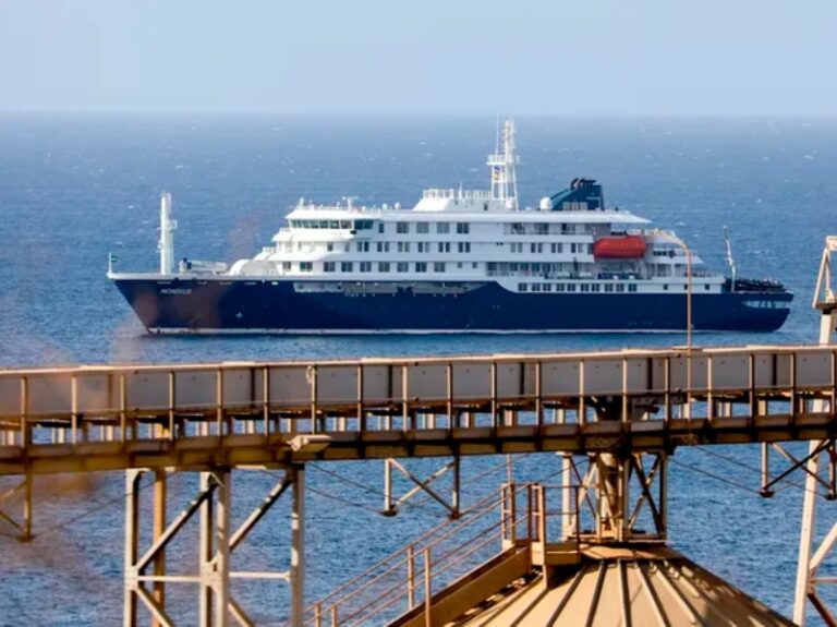 Crucero MV Hondius anclado cerca de Cabo Verde con medidas de precaución por brote de hantavirus
