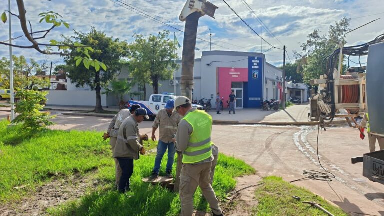 Operativo de saneamiento cloacal de SAMEEP en Juan J. Castelli