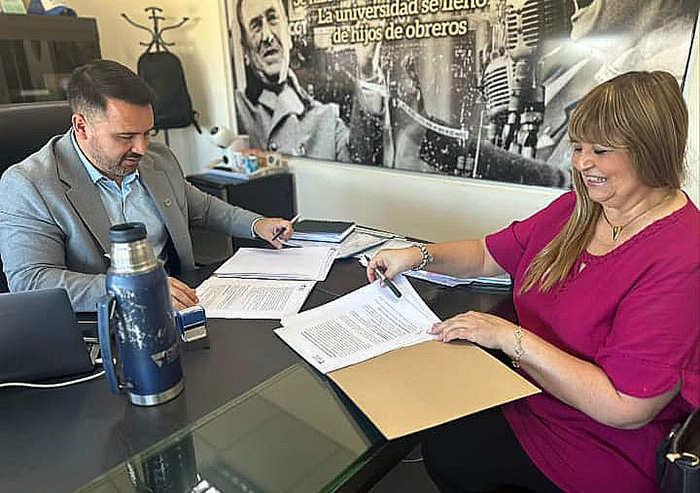 Firma de convenio entre UNCAus e Instituto Superior Formosa para el Doctorado en Educación